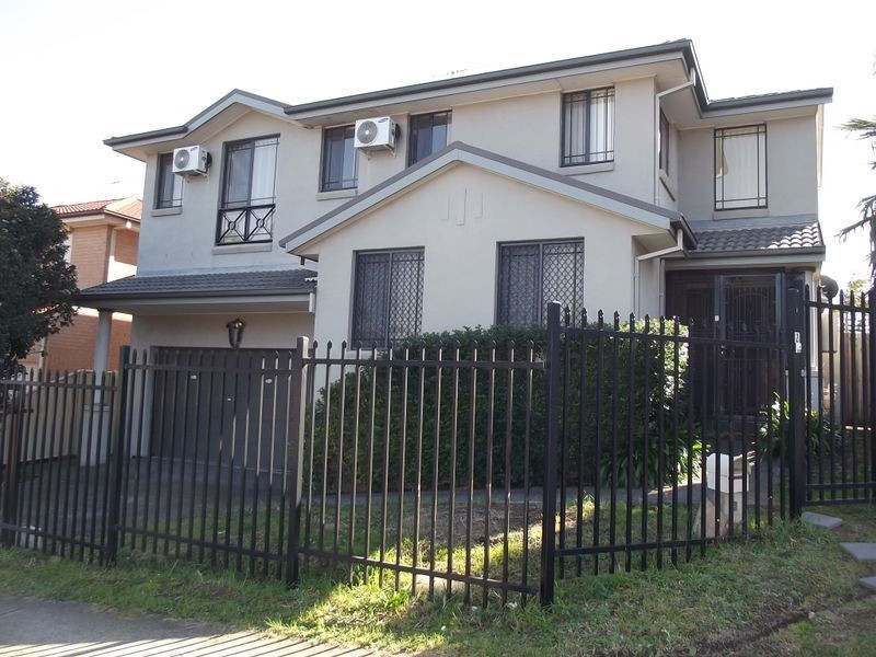 2 Kendall Drive, Casula NSW 2170