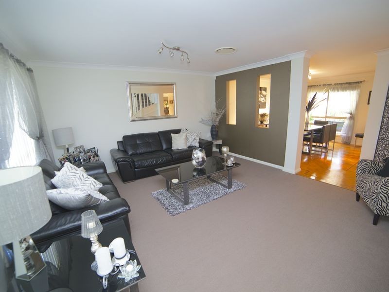 60 Harraden Drive, West Hoxton NSW 2171