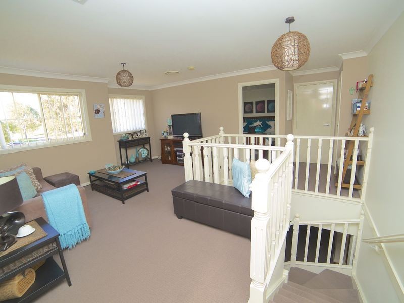 60 Harraden Drive, West Hoxton NSW 2171