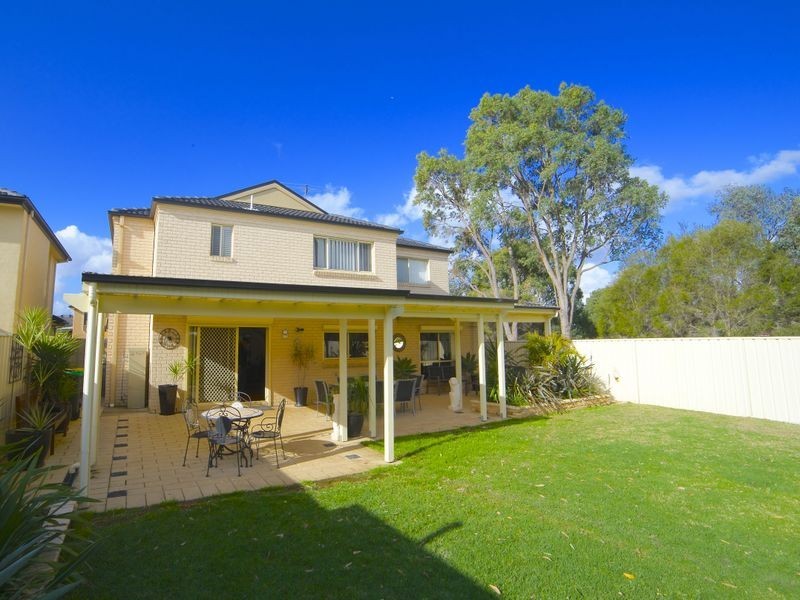 60 Harraden Drive, West Hoxton NSW 2171