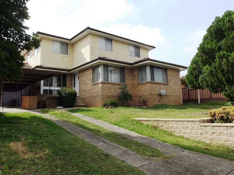 18 Simone Crescent, Casula NSW 2170