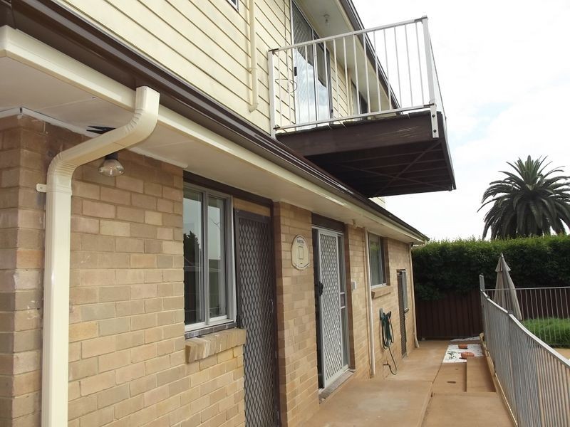 18 Simone Crescent, Casula NSW 2170