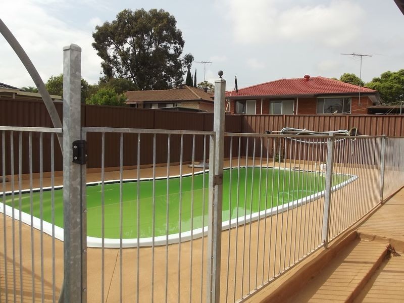 18 Simone Crescent, Casula NSW 2170