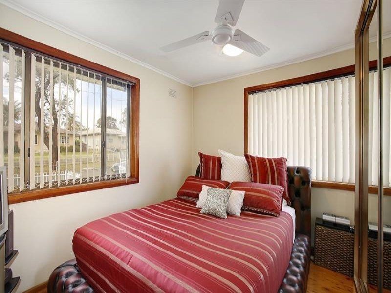 7 Ida Avenue, Lurnea NSW 2170