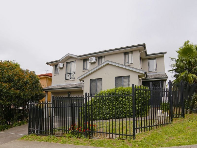 2 Kendall Drive, Casula NSW 2170