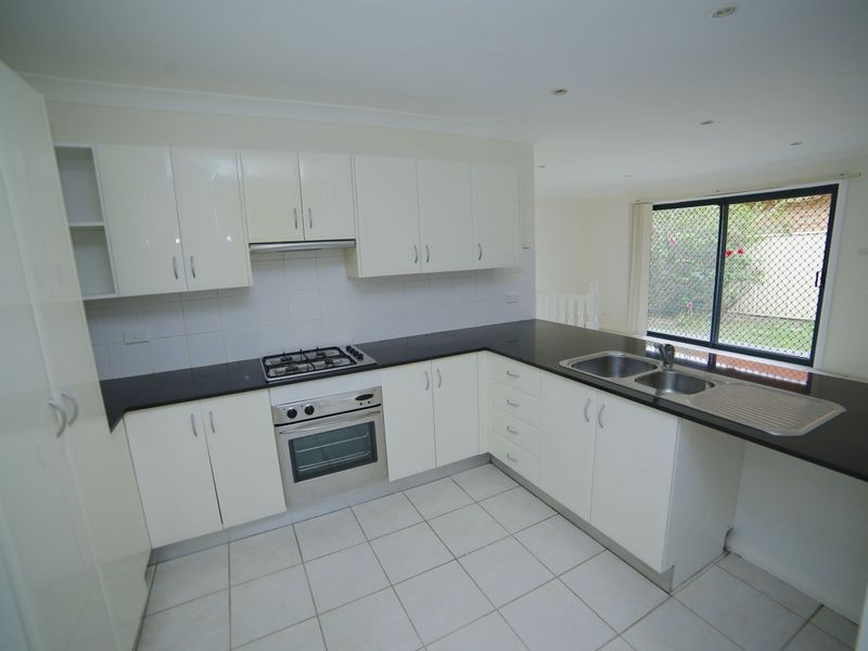 2 Kendall Drive, Casula NSW 2170