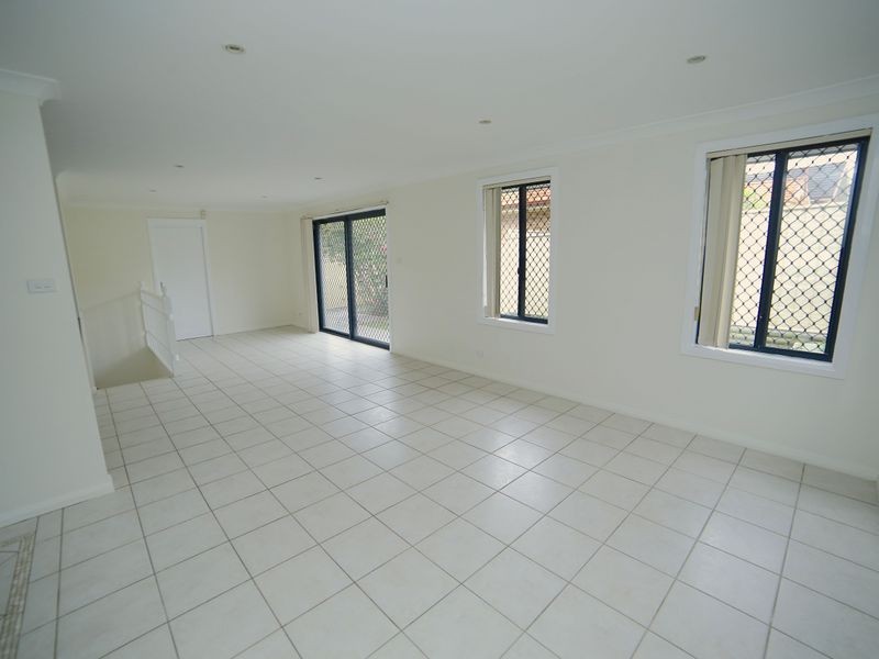 2 Kendall Drive, Casula NSW 2170