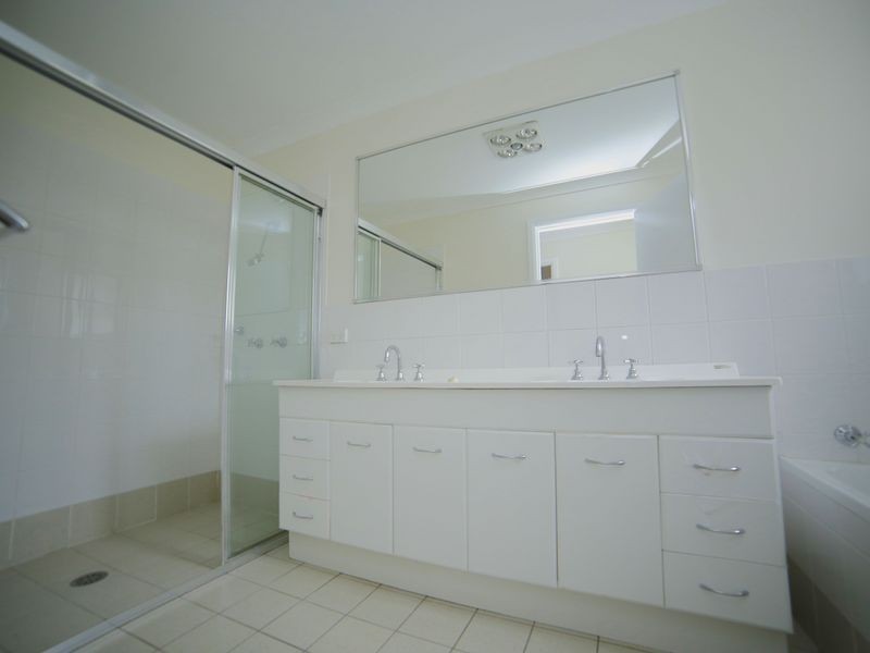 2 Kendall Drive, Casula NSW 2170