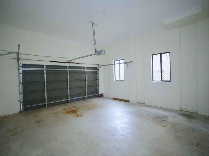 2 Kendall Drive, Casula NSW 2170