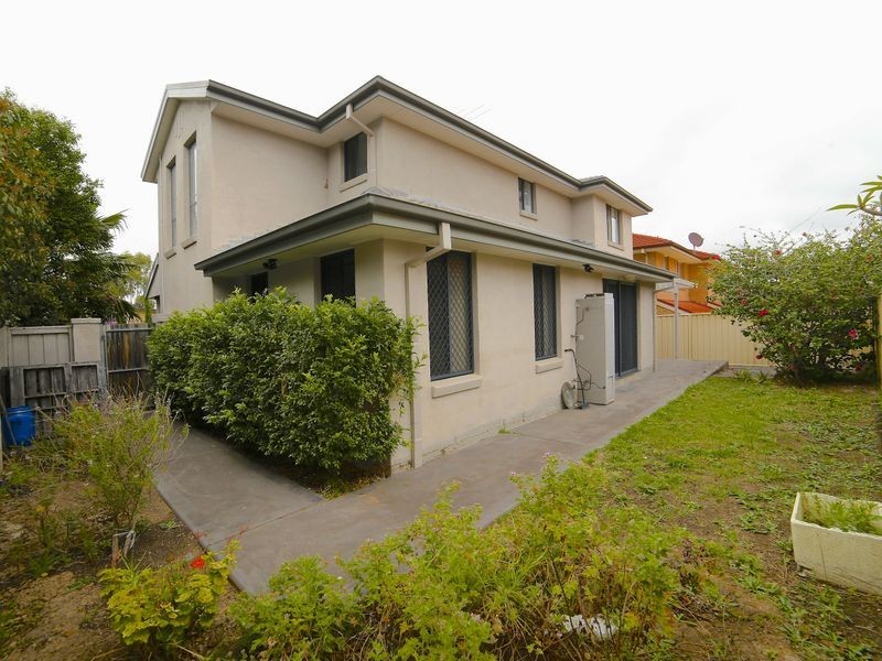 2 Kendall Drive, Casula NSW 2170