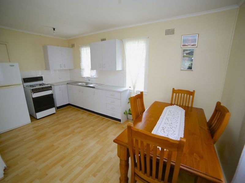 7 Dunrossil Avenue, Casula NSW 2170