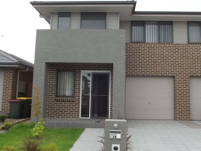14 Callinan Cres, Denham Court NSW 2565