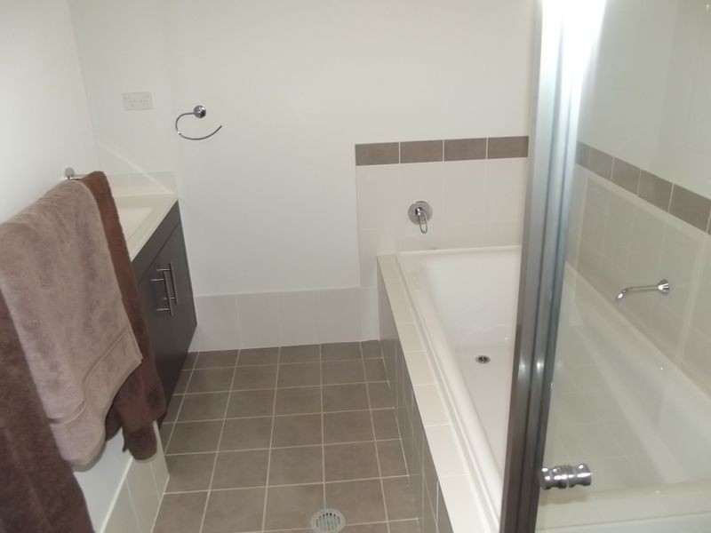 14 Callinan Cres, Denham Court NSW 2565