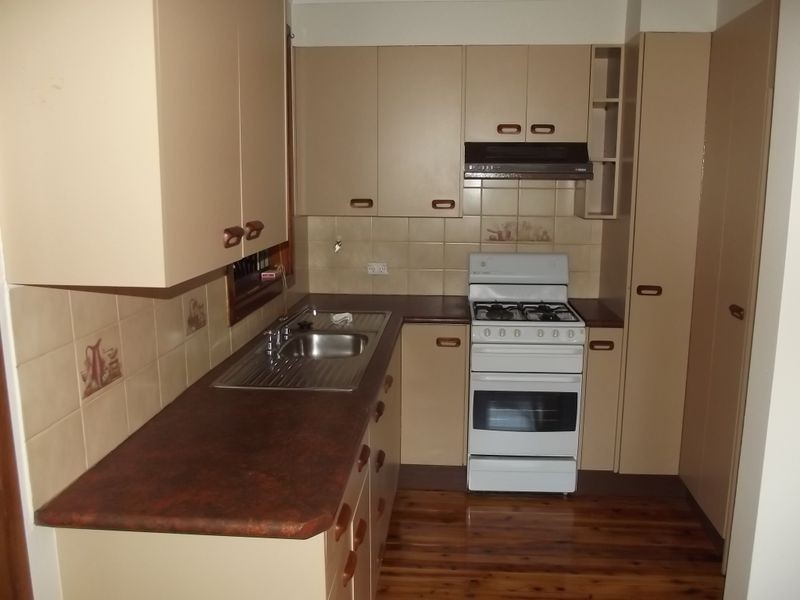 4 Kenny Avenue, Casula NSW 2170