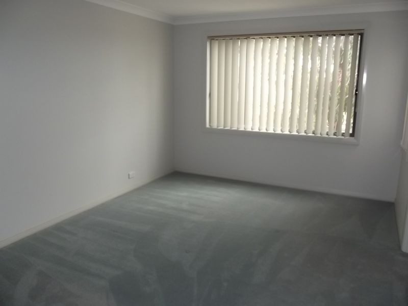 20 Northampton Drive, Glenfield NSW 2167