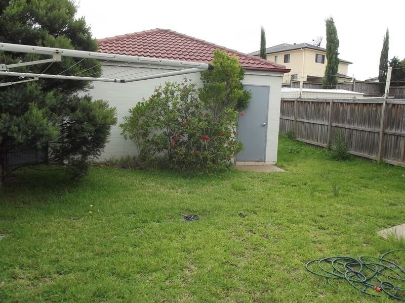 20 Northampton Drive, Glenfield NSW 2167