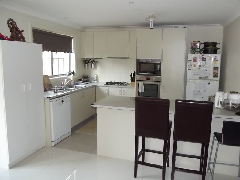 7 Mary Ann Drive, Glenfield NSW 2167