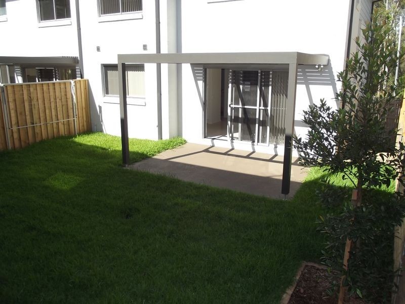 37 Three Bees Drive, Glenfield NSW 2167