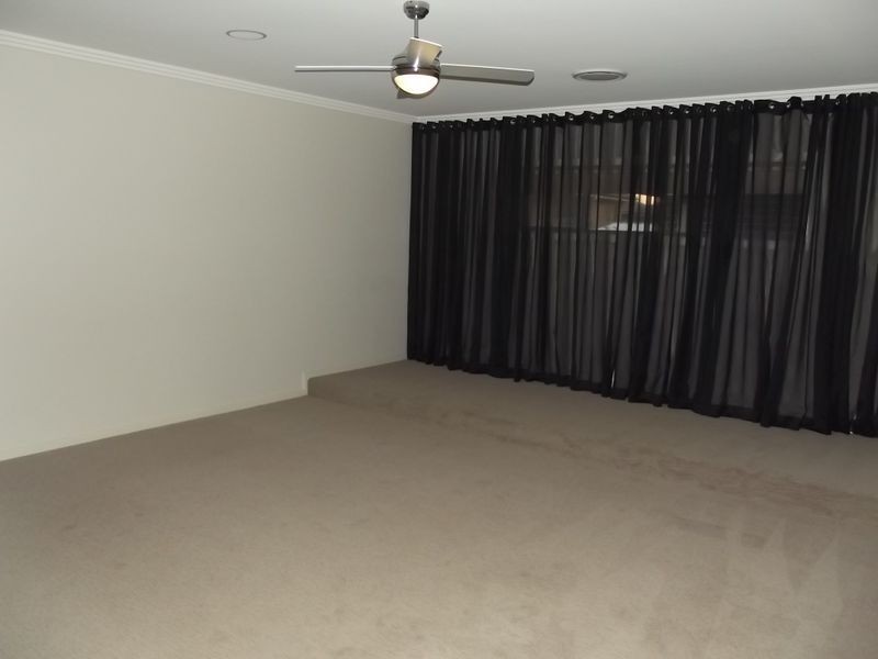 8 Lancaster Street, Gregory Hills NSW 2557