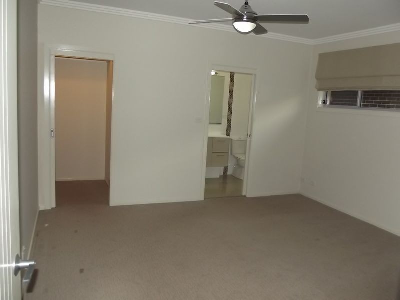 8 Lancaster Street, Gregory Hills NSW 2557