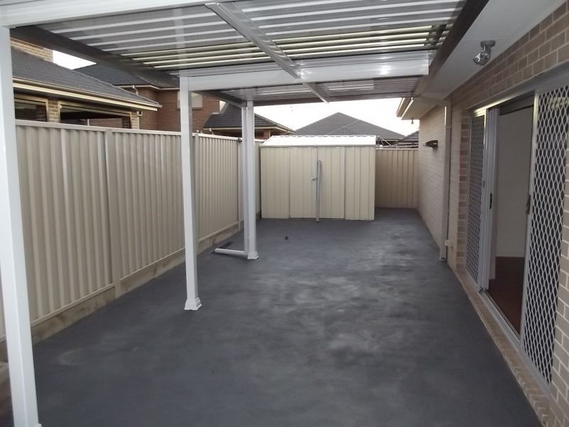 8 Lancaster Street, Gregory Hills NSW 2557