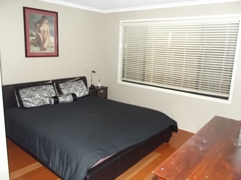 11 Moy Close, Prestons NSW 2170
