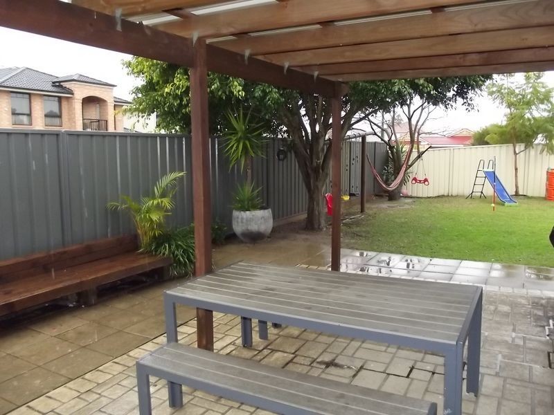 11 Moy Close, Prestons NSW 2170