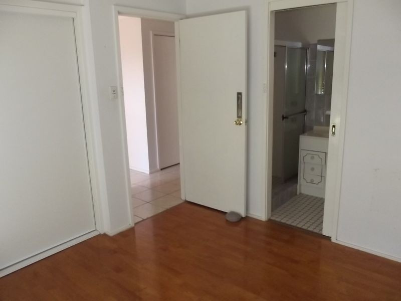 10 Flemington Close, Casula NSW 2170