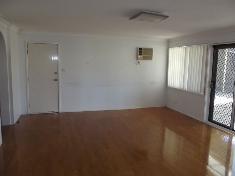 10 Flemington Close, Casula NSW 2170