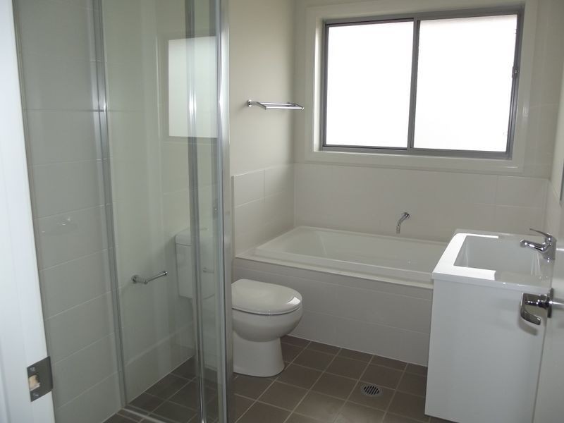 12 Britannia Drive, Glenfield NSW 2167