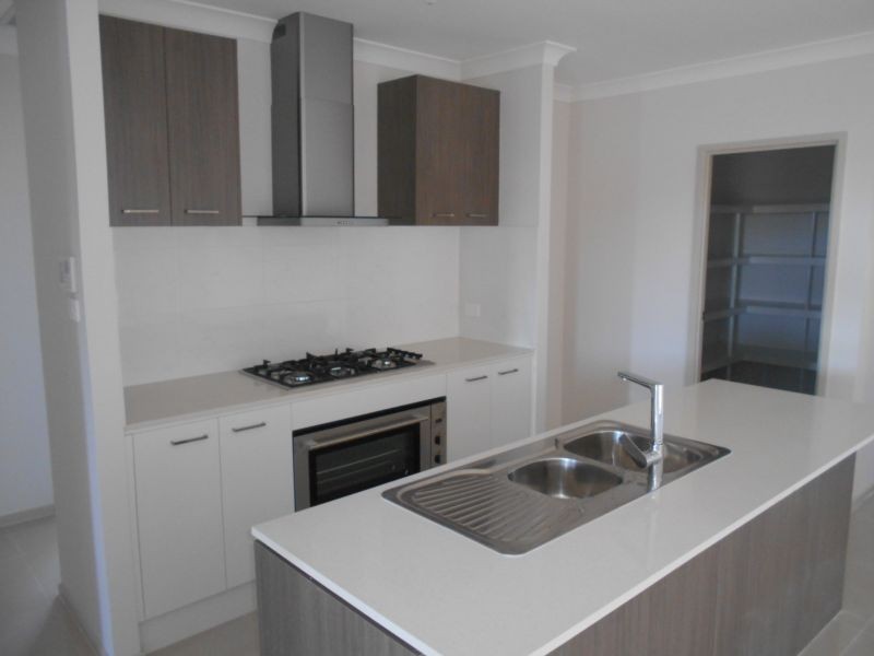 27 Palmer Terrace, Moorebank NSW 2170