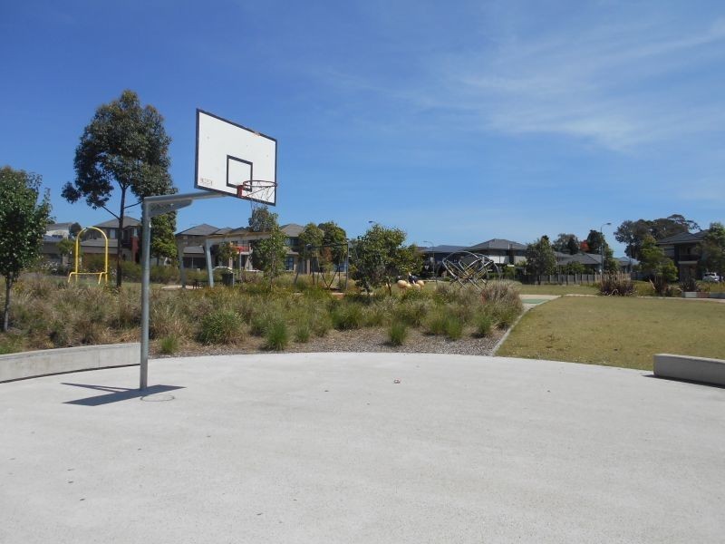 27 Palmer Terrace, Moorebank NSW 2170