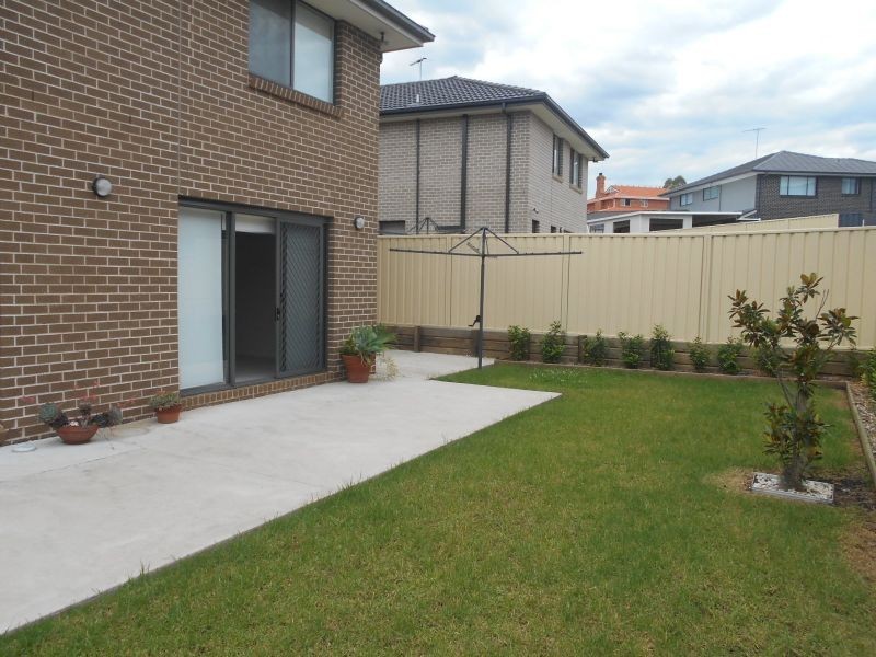 25 Boab Pl, Casula NSW 2170