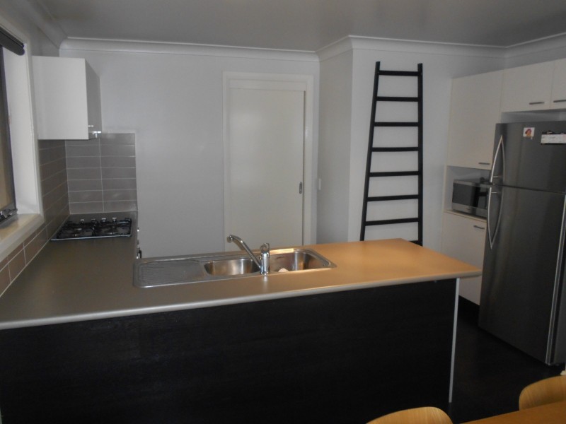 7 Grenada Road, Glenfield NSW 2167