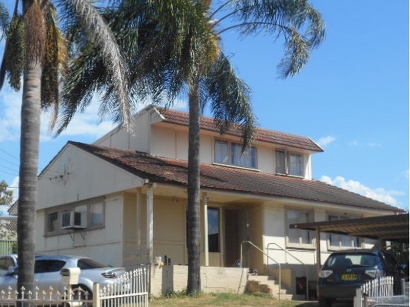 4 Bare Avenue, Lurnea NSW 2170