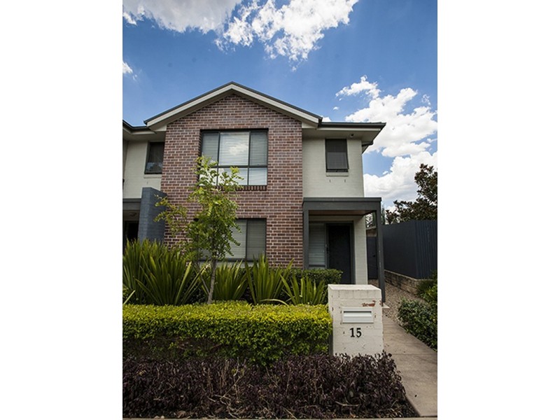 15 Hadlow Avenue, Glenfield NSW 2167
