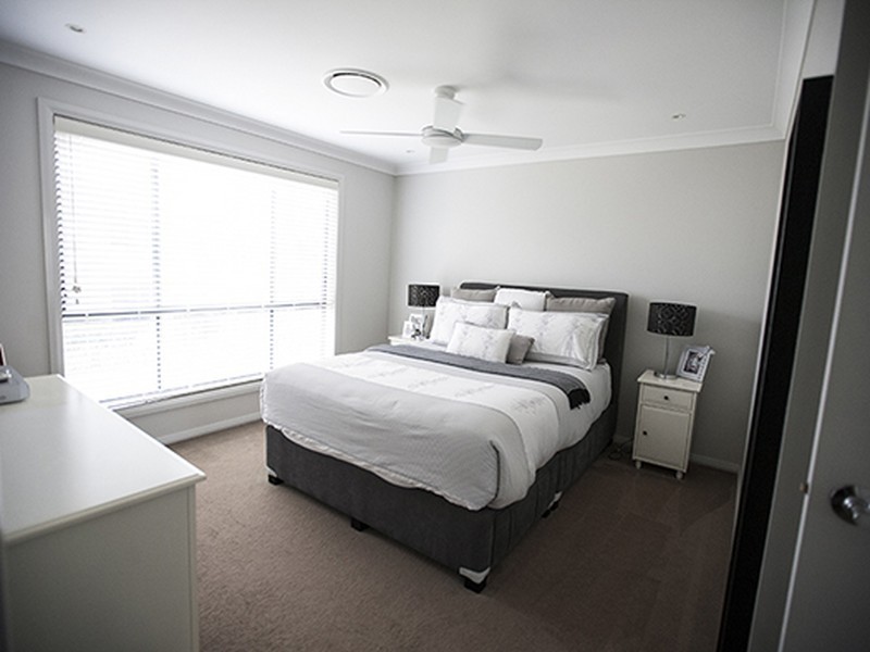 15 Hadlow Avenue, Glenfield NSW 2167