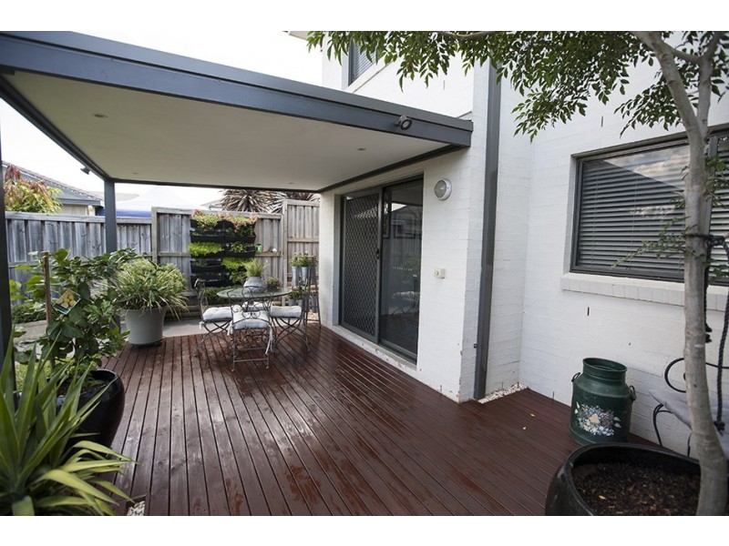 15 Hadlow Avenue, Glenfield NSW 2167