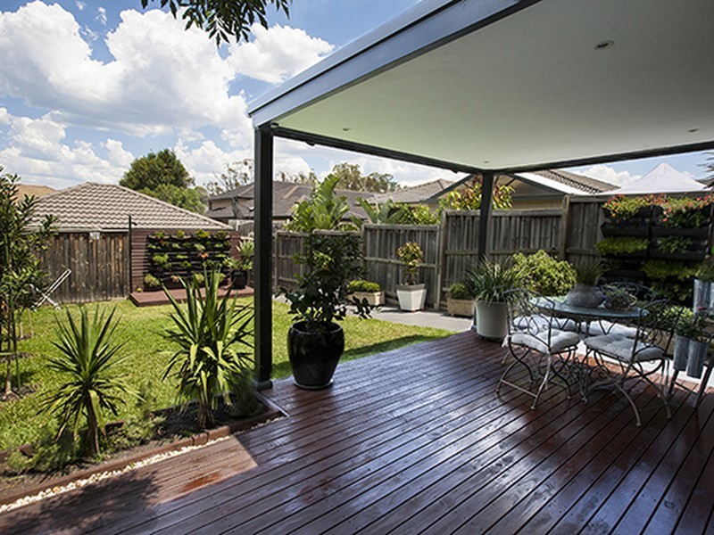 15 Hadlow Avenue, Glenfield NSW 2167