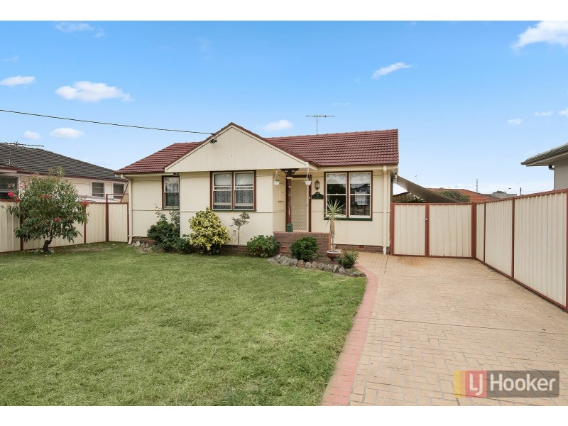 15 O’Neile Crescent, Lurnea NSW 2170