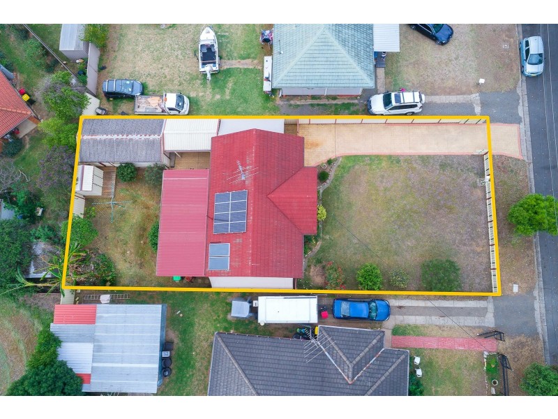 15 O’Neile Crescent, Lurnea NSW 2170