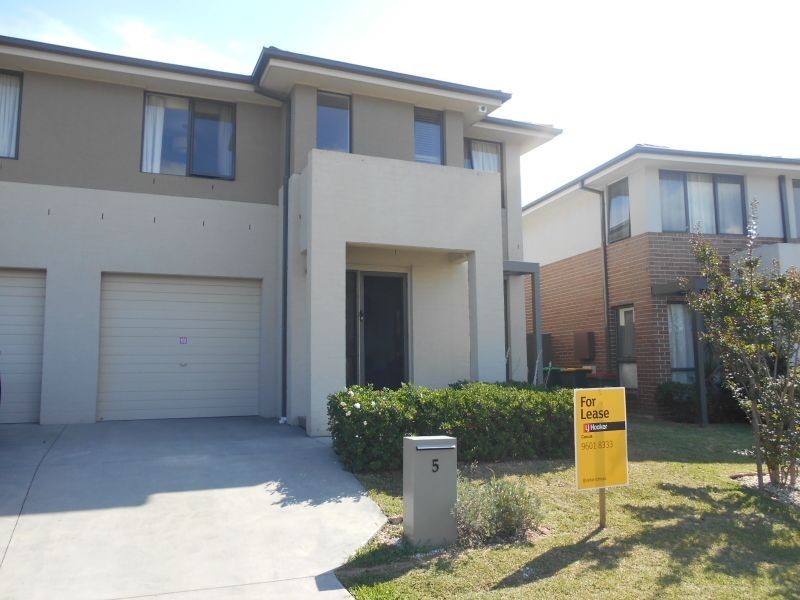 5 Grenada Road, Glenfield NSW 2167