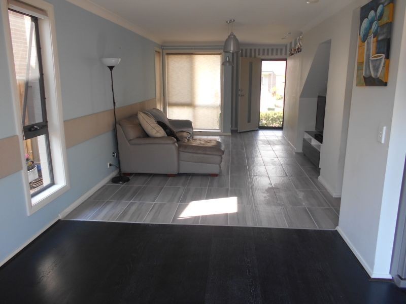 5 Grenada Road, Glenfield NSW 2167