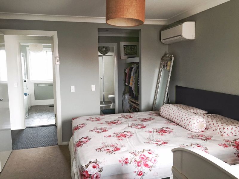 5 Grenada Road, Glenfield NSW 2167