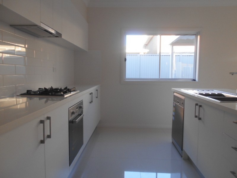 32/10 Old Glenfield Road, Casula NSW 2170