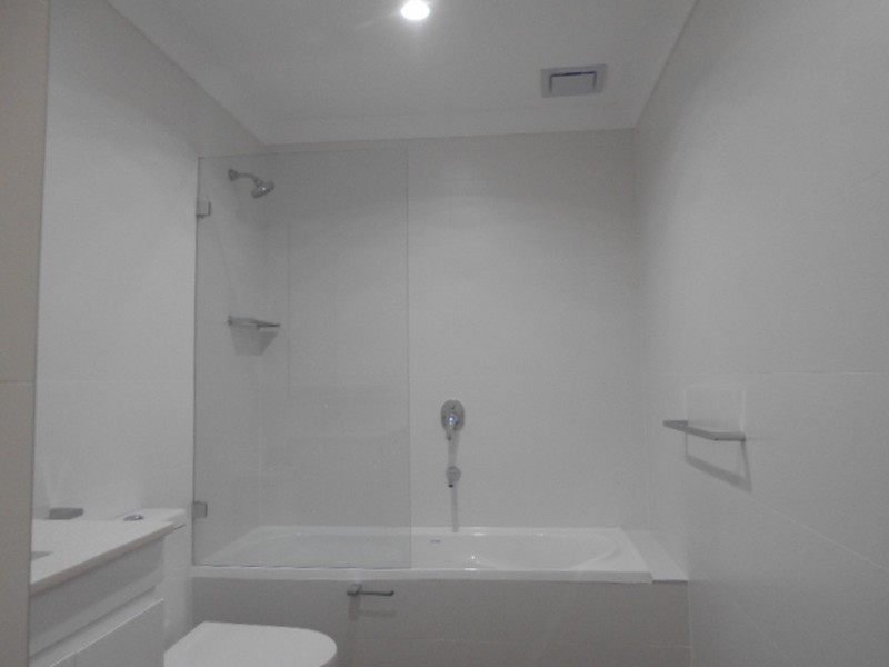 32/10 Old Glenfield Road, Casula NSW 2170