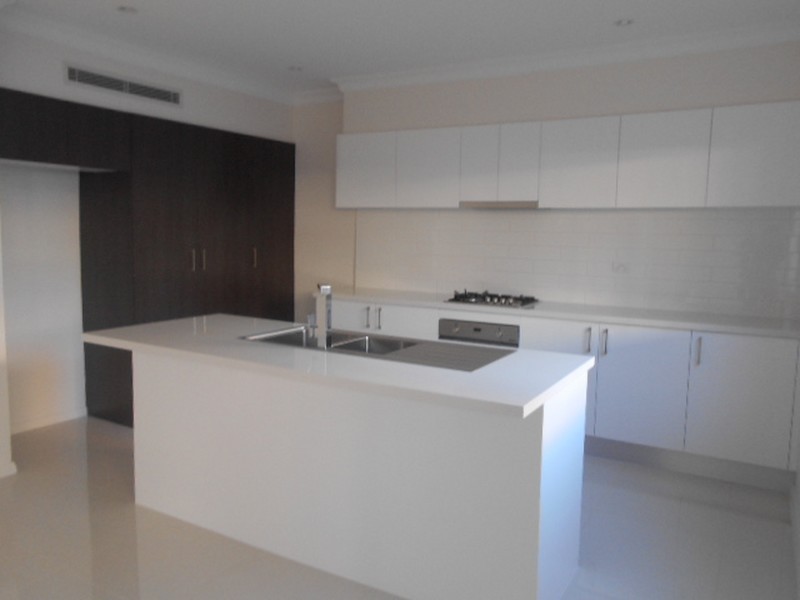 32/10 Old Glenfield Road, Casula NSW 2170