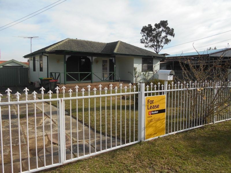 3 Hilda Ave, Casula NSW 2170