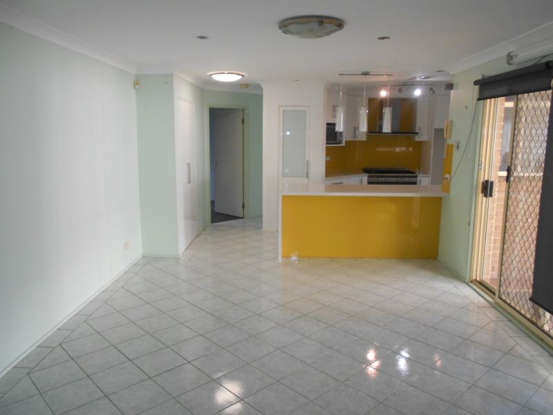 27 Solander Ave, West Hoxton NSW 2171