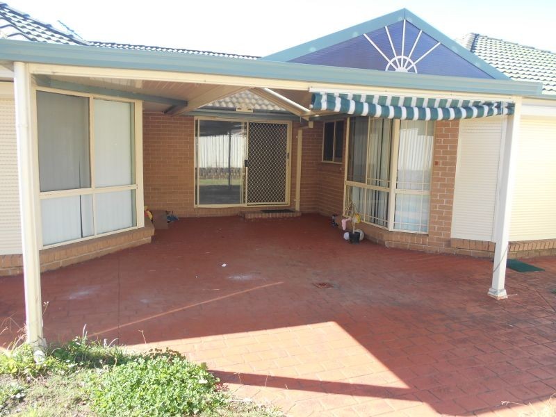27 Solander Ave, West Hoxton NSW 2171